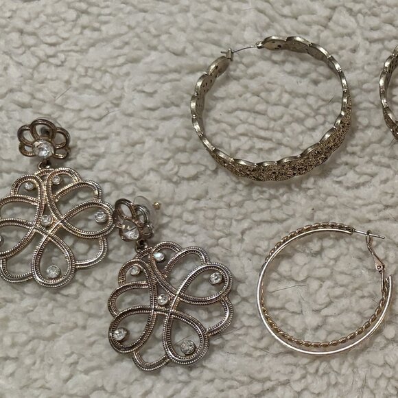 5 Pair Gold Pierced Earrings - Picture 1 of 7